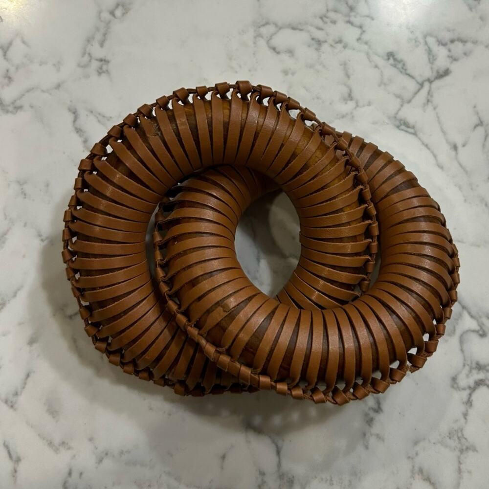 Round Brown Leather Link Loops‎